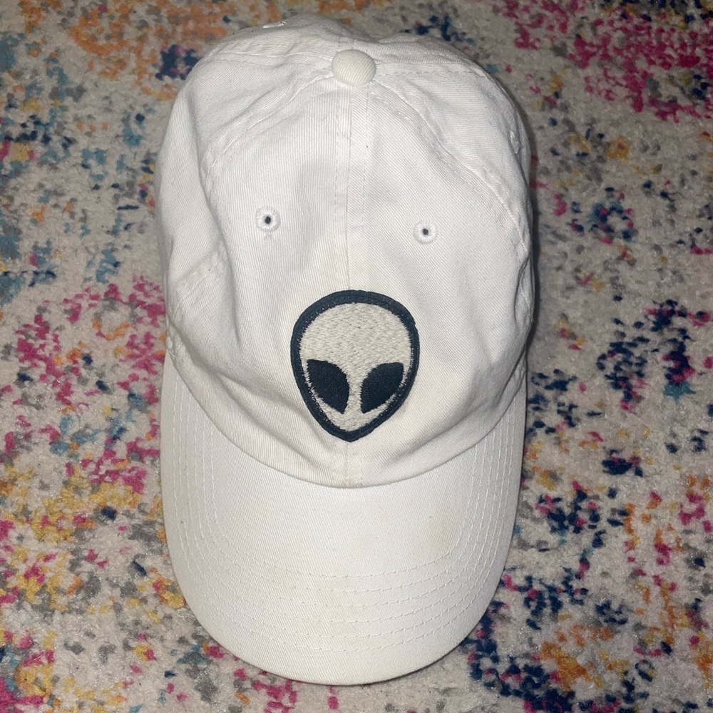 PacSun White Alien Embroidered Hat